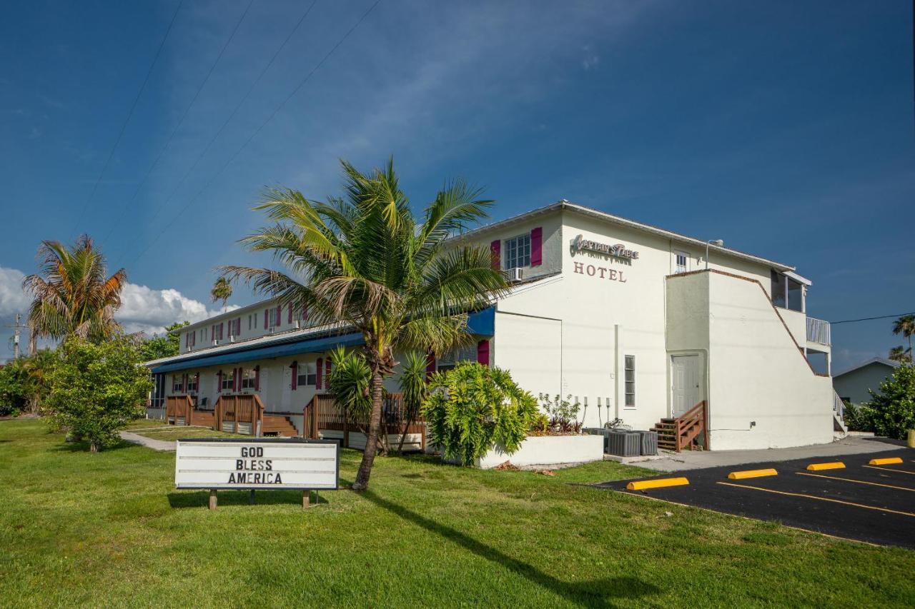Captain'S Table Hotel By Everglades Adventures Exteriör bild