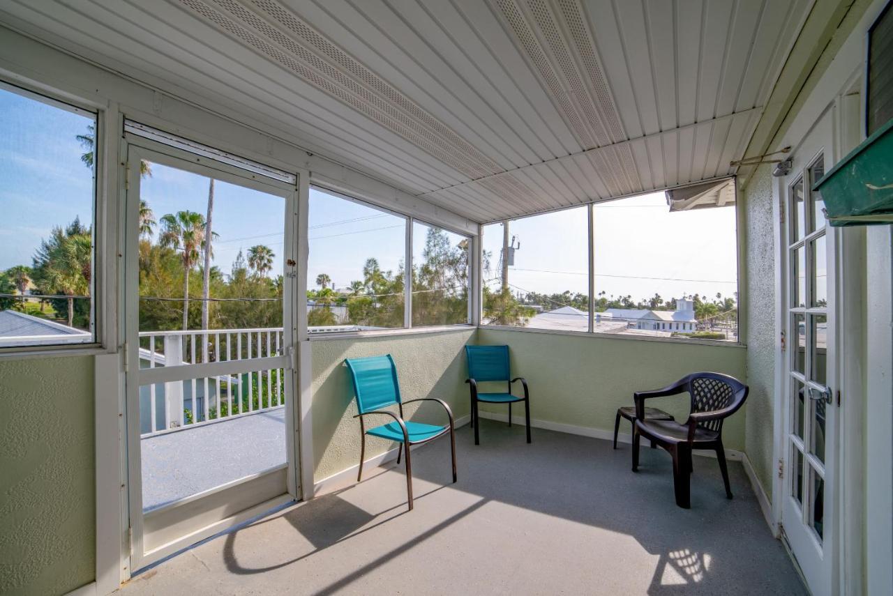 Captain'S Table Hotel By Everglades Adventures Exteriör bild