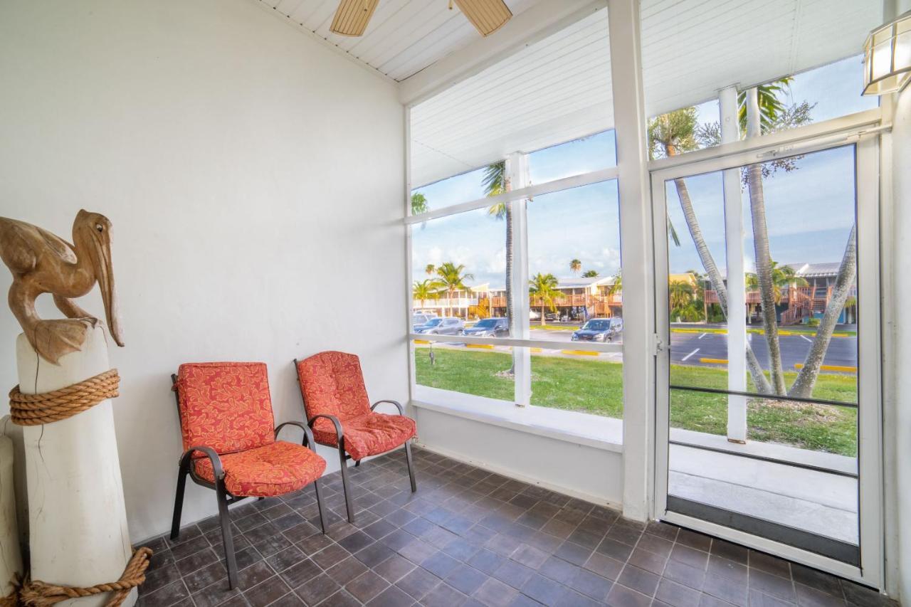 Captain'S Table Hotel By Everglades Adventures Exteriör bild