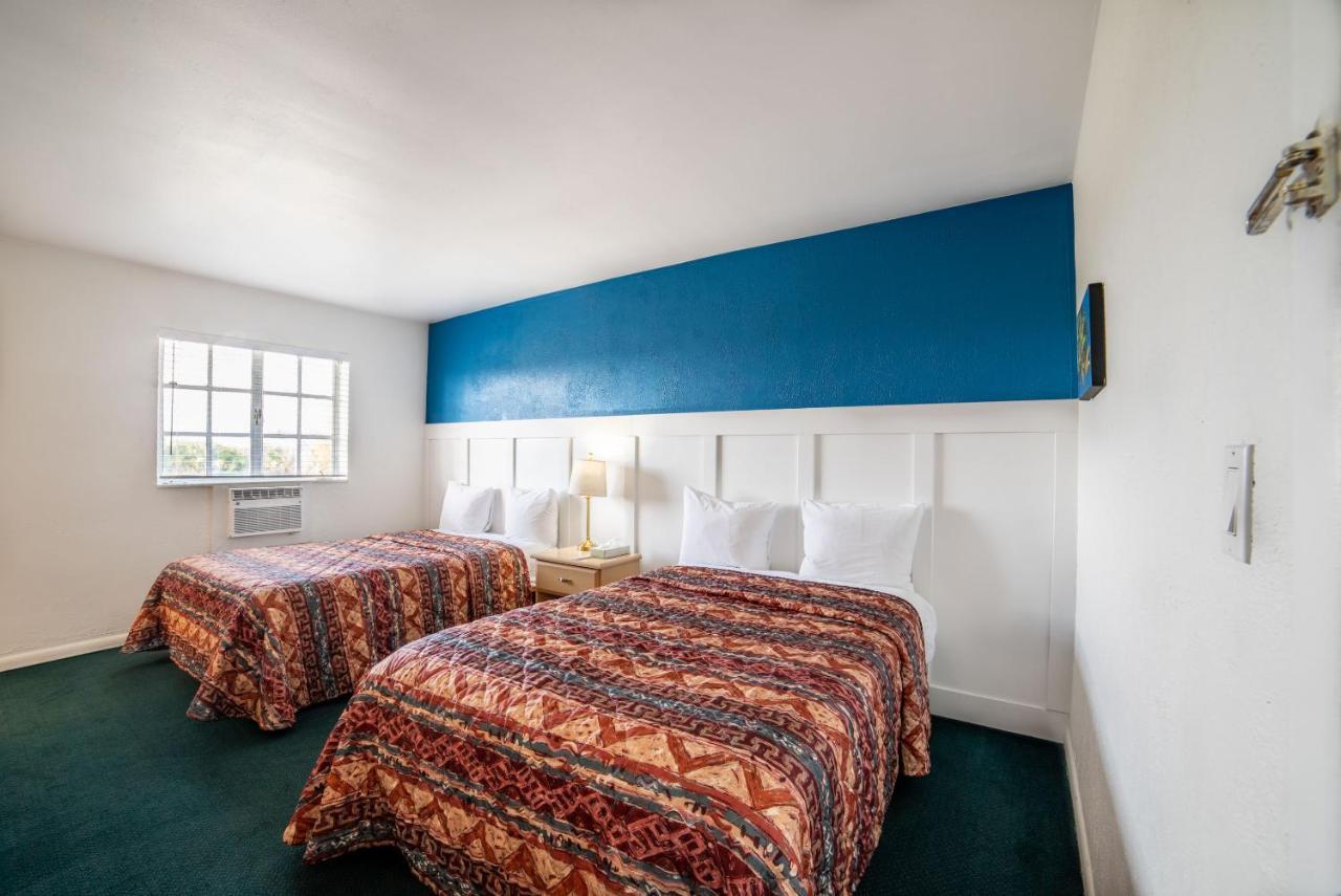 Captain'S Table Hotel By Everglades Adventures Exteriör bild