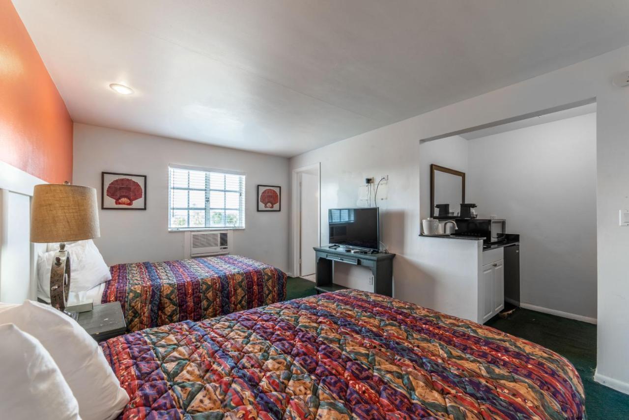 Captain'S Table Hotel By Everglades Adventures Exteriör bild
