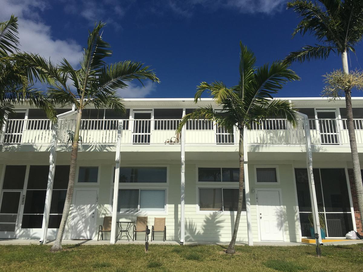 Captain'S Table Hotel By Everglades Adventures Exteriör bild