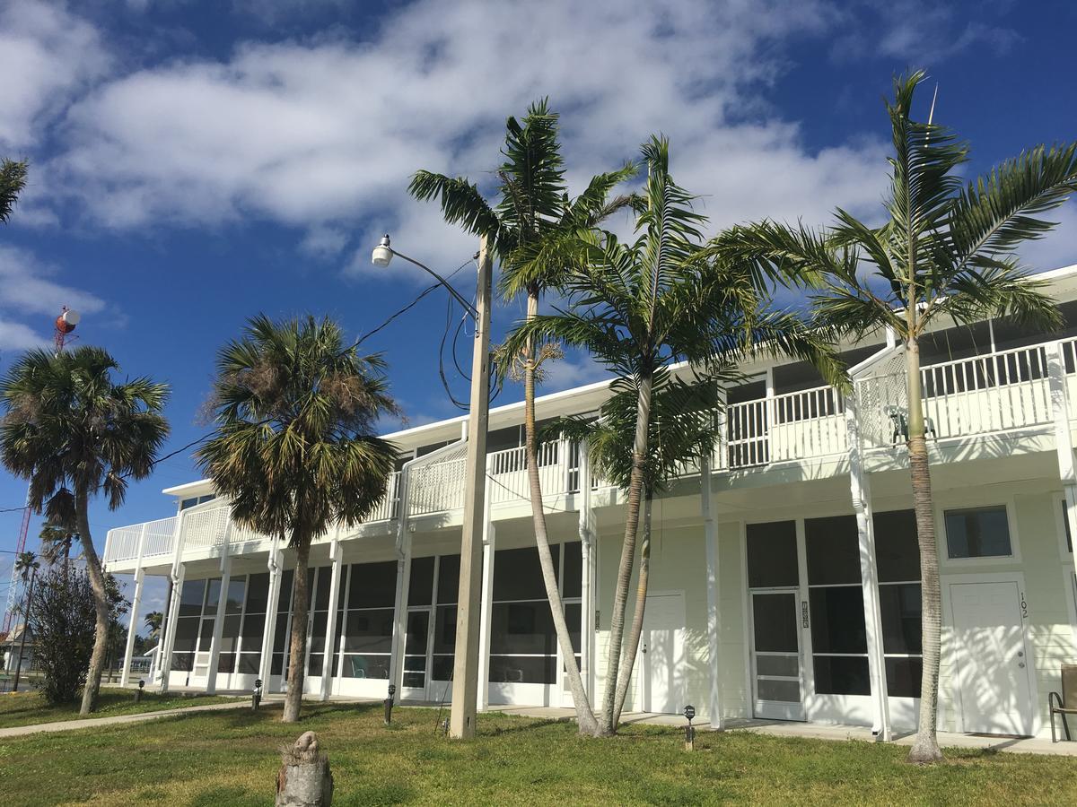 Captain'S Table Hotel By Everglades Adventures Exteriör bild